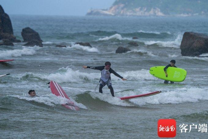 1月27日，山西大同，订婚强奸案男子起诉要求女方结婚登记，不结就退还11.8万彩礼。女方母亲：现在弄成这样了，同意结婚可能吗？